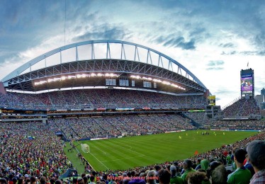 足球直播-意甲球队为何老将众多？经验、战术与薪资平衡的博弈